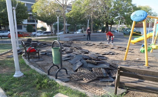 Menderes’te çocuk parklarında bakım zamanı