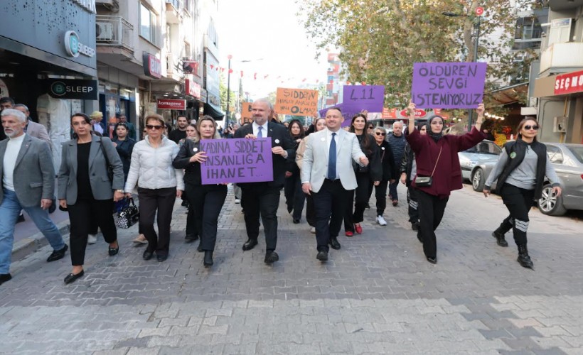 Menemen, kadına şiddete karşı tek ses oldu