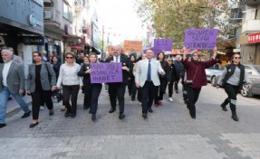 Menemen, kadına şiddete karşı tek ses oldu