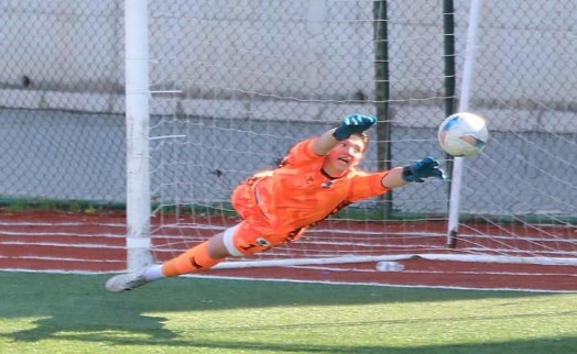 Menemenli kaleci Alp'i Beşiktaş denedi