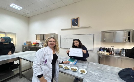 Meslek Fabrikası’nda sertifika sevinci