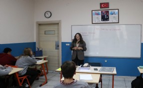 Mezun olduğu liseye öğretmen oldu