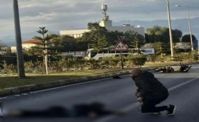 Motosiklet refüje çarptı: 1 ölü, 1 ağır yaralı!