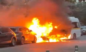 Öğrencileri taşıyan servis yandı: Faciadan dönüldü