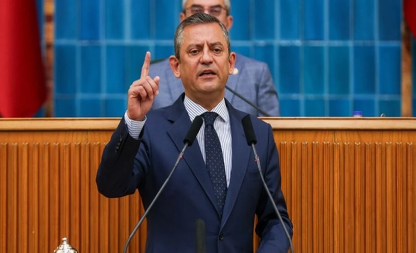 İBB iddianamesinin açıklandığı dakikalarda Özel'den kürsüde 'İmamoğlu' mesajı: 'Tek suçu Cumhurbaşkanlığı'na aday olmak!'