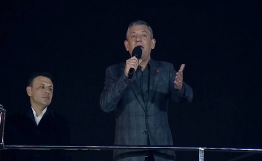 Özel'den flaş açıklama: O 'gizli tanık' adliyede intihara kalkışmış!