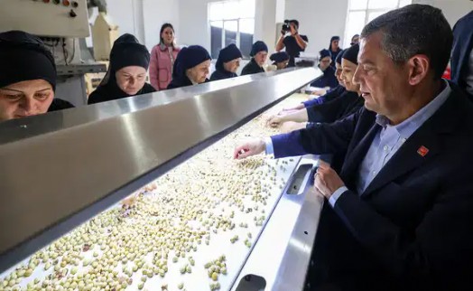 Özgür Özel, Ordu’da fındık fabrikasını ziyaret etti