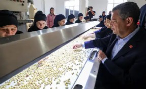 Özgür Özel, Ordu’da fındık fabrikasını ziyaret etti