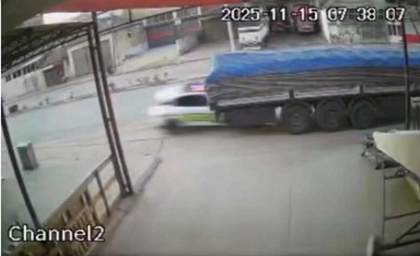 Polisin şehit olduğu kaza kamerada