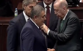 Rozetler Erdoğan'dan: İki belediye başkanı birden AK Parti'ye geçti