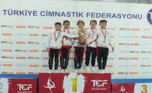 Şavkar Cimnastik Spor Kulübü, cimnastikte küçük erkeklerde de zirvede