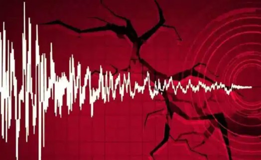 Sındırgı'da deprem: Çevre illerde de hissedildi!