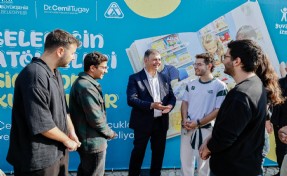 Tugay'dan gençlere çağrı: 'Çocuklara güzel bir gelecek kuracağız!'