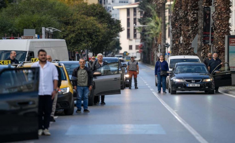 Ulu Önder Gazi Mareşal Mustafa Kemal Atatürk İzmir'de böyle anıldı