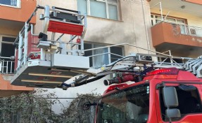 Yangına müdahale etmek isteyen ev sahibi ölümden döndü