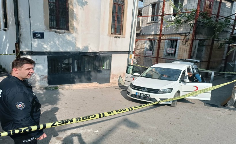 Yemek dağıtan Kızılay çalışanı, tabanca ile vuruldu