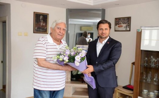 Yücel'den CHP'li Bodur'a veda mesajı: Altı ok altındaki 60 yıllık mücadelesini asla unutmayacağız