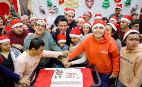 Bayraklı Belediyesi özel sporcularla 2026’yı karşıladı