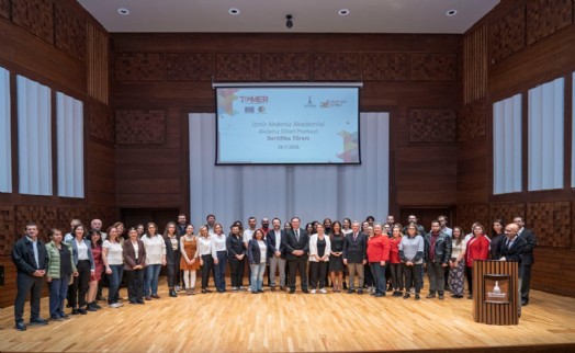 Akdeniz Dilleri Merkezi’nden sertifika coşkusu