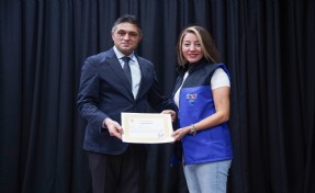 Aliağa’da orman yangınlarıyla mücadele eden personele teşekkür belgesi