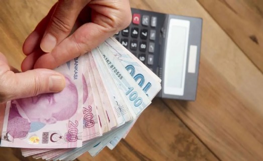 Asgari ücret belli oldu: Siyasilerden ilk tepkiler!