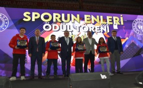 Bakan Bak: İzmir'den yeni şampiyonlar istiyoruz