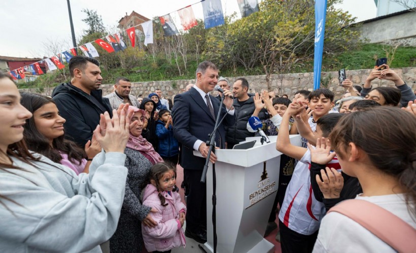 Başkan Tugay'a Ballıkuyu'da sevgi seli