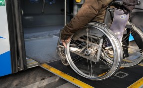 Başkan Tugay’ın Engelliler Günü’nde duyurduğu 'Duraktayım' müjdesi hayata geçti