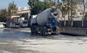 Beton mikseri devrildi, şoförü hayatını kaybetti