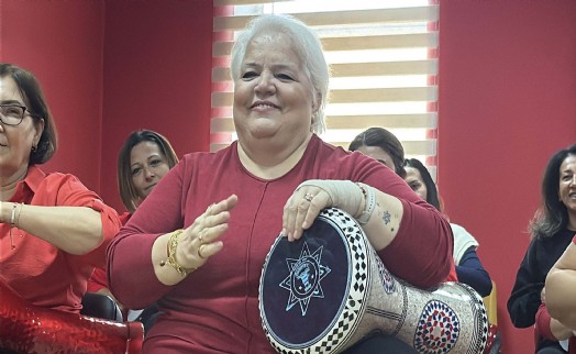 Bir yılda 3 beyin ameliyatı geçirdi; darbuka çalarak hayata tutundu