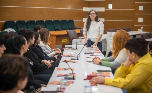 Bornova’da 'Kadınların İnsan Hakları' için güçlü adım