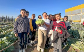 Bornovalı öğrenciler Kent Bostanı’nda ekoloji eğitimi aldı