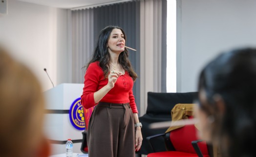 Buca Belediyesi’nden diksiyon ve sunuculuk kursu