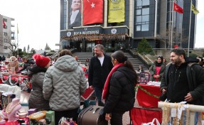 Buca’da dayanışma ve alışveriş bir arada