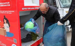 Buca’da giysi kumbaraları ile dayanışma büyüyor