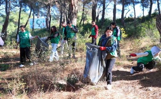 Buca’nın akciğerlerinde temizlik: 300 poşet atık bertaraf edildi!