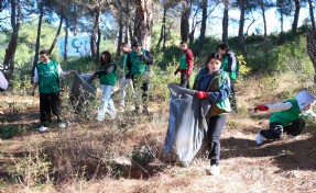 Buca’nın akciğerlerinde temizlik: 300 poşet atık bertaraf edildi!