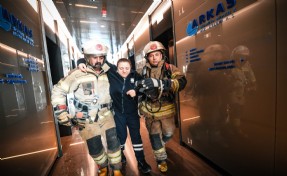 Büyükşehir İtfaiyesi'nden 47 katlı binada nefes kesen tatbikat