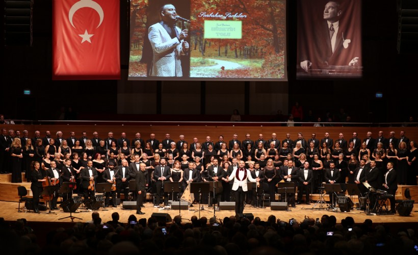 Büyükşehir Korosu 'Sonbahar Şarkıları'yla yüreklere dokundu
