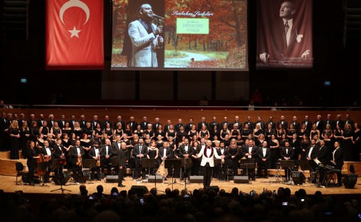 Büyükşehir Korosu 'Sonbahar Şarkıları'yla yüreklere dokundu