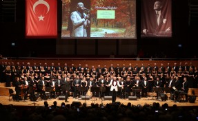 Büyükşehir Korosu 'Sonbahar Şarkıları'yla yüreklere dokundu