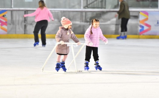 Büyükşehir Kültürpark ve Bostanlı’da buz pisti kuruyor