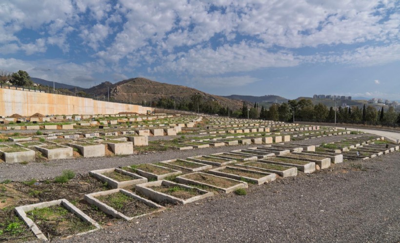 Büyükşehir harekete geçti! İzmir’e 2,5 milyon metrekare yeni mezarlık alanı
