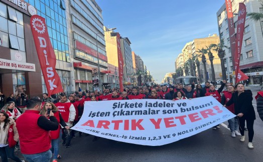Büyükşehir’de eylemin 3’üncü günü: İzmirli vekillere ‘sesimizi duyurun’ çağrısı!