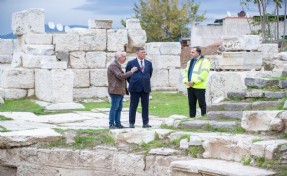 Büyükşehir’den kazıya 34.5 milyon TL bütçe: Smyrna Tiyatrosu gün yüzüne çıkıyor!