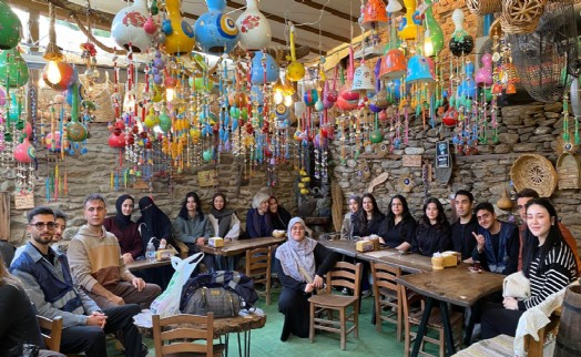 Büyükşehir’den üniversite öğrencilerine Tire gezisi