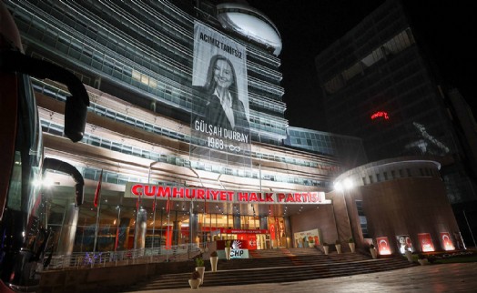 CHP Genel Merkezi'ne Gülşah Durbay'ın fotoğrafı asıldı
