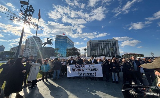 CHP İzmir 'asgari ücret' için sokakta: '2026’yı AKP'ye dar edeceğiz!'