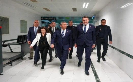 CHP lideri Özel İzmir’e geldi