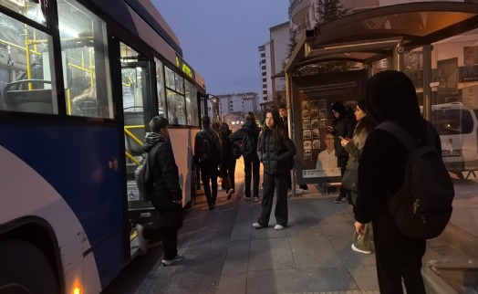 CHP’li Özlale’den ‘kalıcı yaz saati uygulaması’ tepkisi: Tasarruf diye başladı inada döndü!